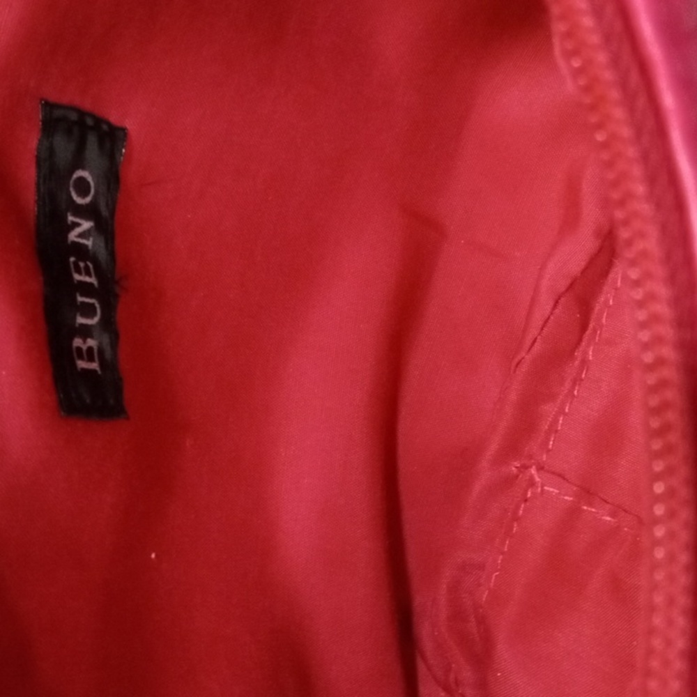 Bueno hot pink leather crossbody purse 10x6 in excellent condition like new - Picture 4 of 4